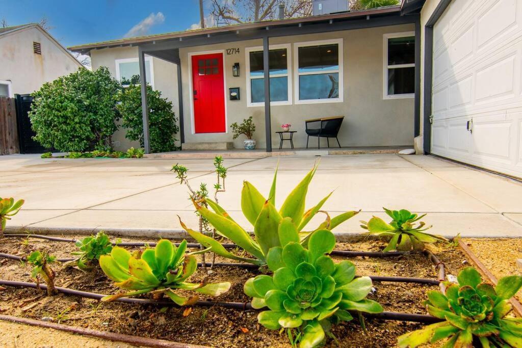 Beautiful 3 Bed 1 Bath Designer Home + Hot Tub Los Angeles Eksteriør billede